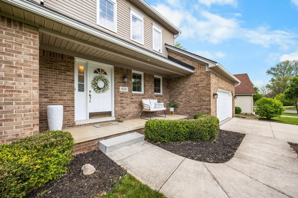 624 Woodhill Drive Saline City MI 48176