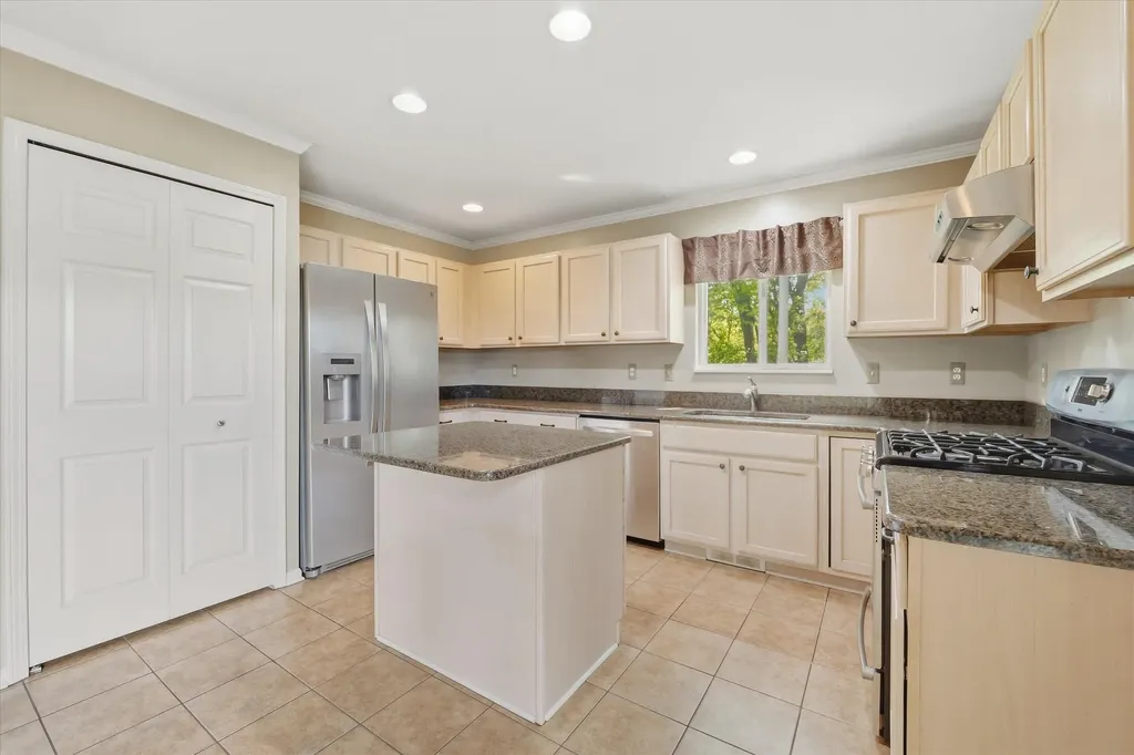 4387 Sunburst Avenue Waterford Charter Township MI 48329