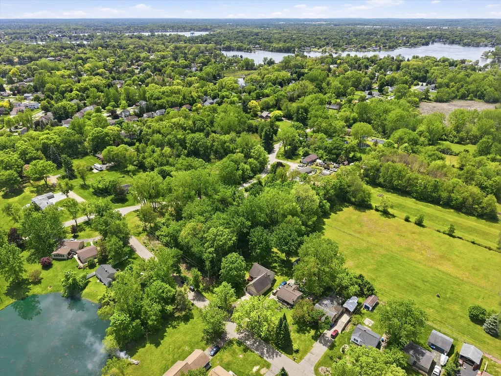 4387 Sunburst Avenue Waterford Charter Township MI 48329
