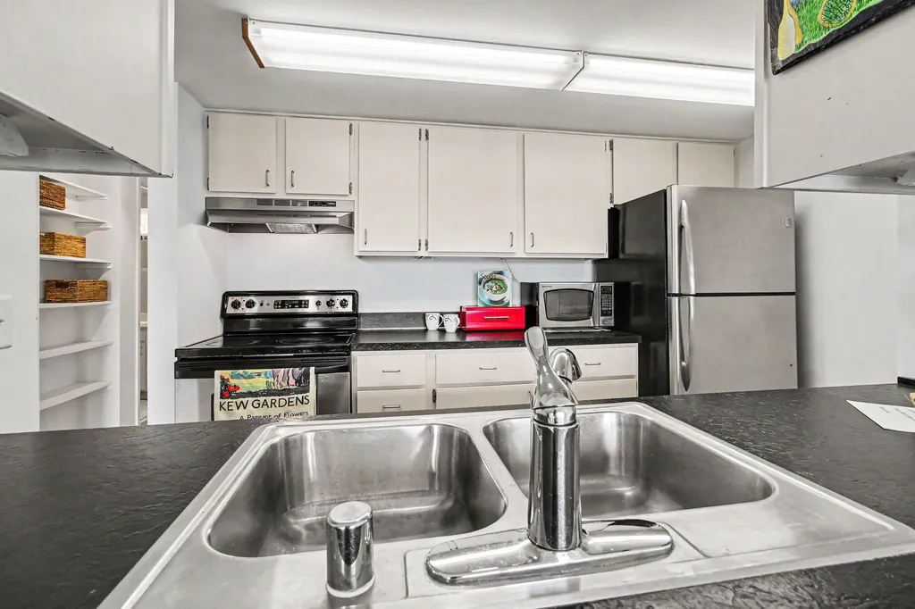804 Cliffs Drive Ypsilanti Charter Township MI 48198