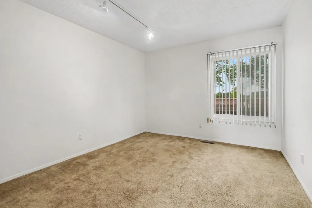 804 Cliffs Drive Ypsilanti Charter Township MI 48198