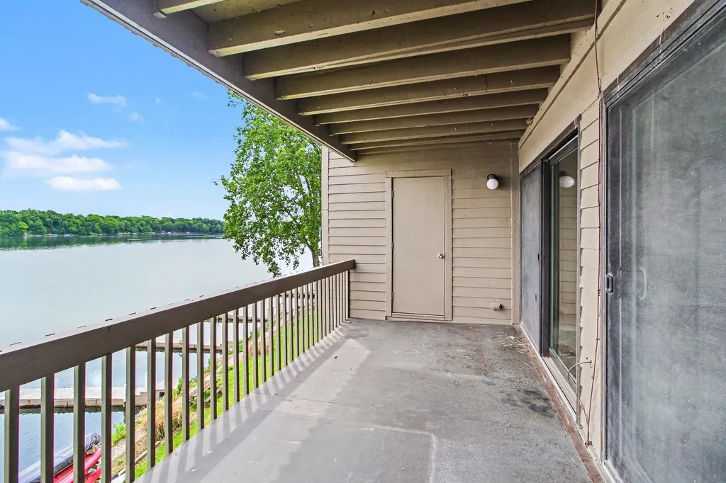 804 Cliffs Drive Ypsilanti Charter Township MI 48198