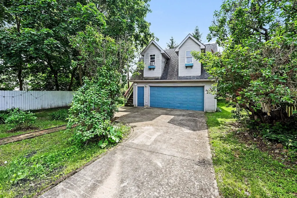 222 Monroe Street Saline City MI 48176