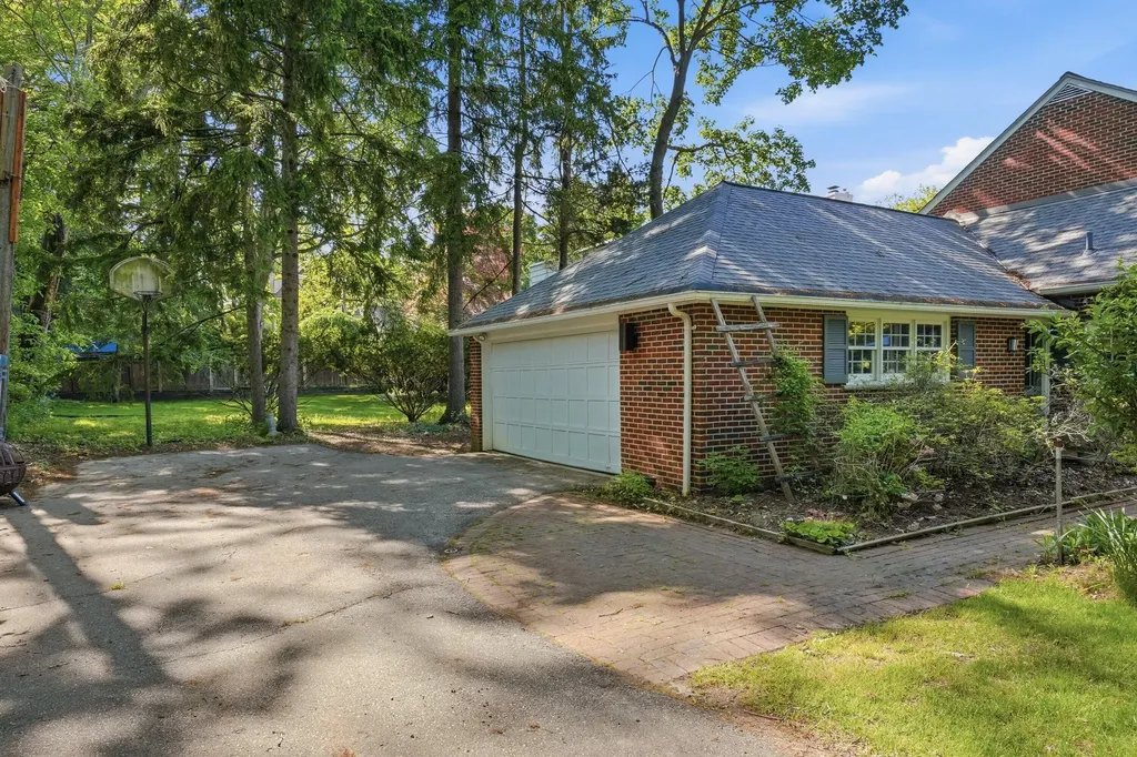 700 Avon Road Ann Arbor City MI 48104