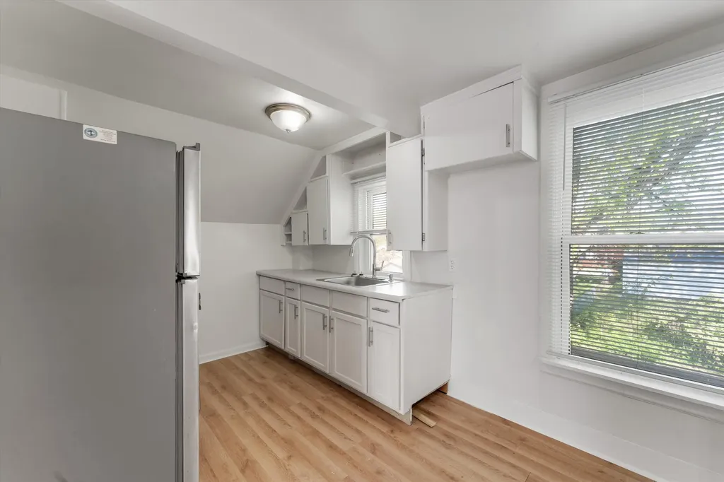 16 Leslie Street Mt. Clemens City MI 48043