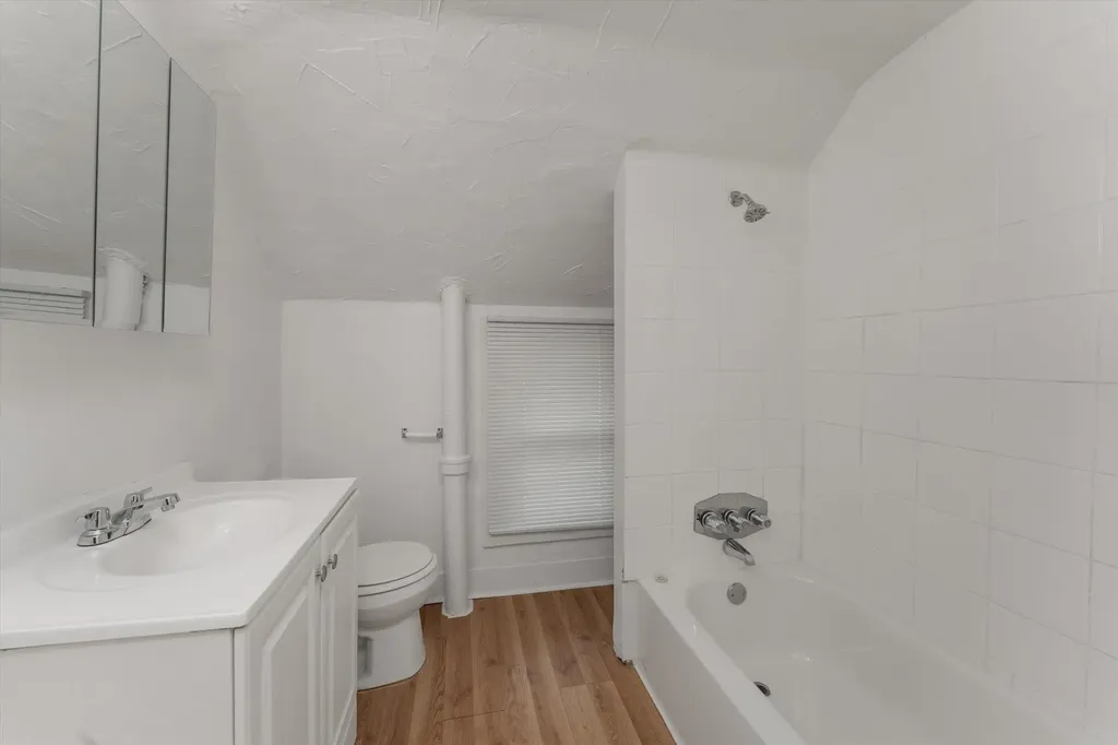 16 Leslie Street Mt. Clemens City MI 48043