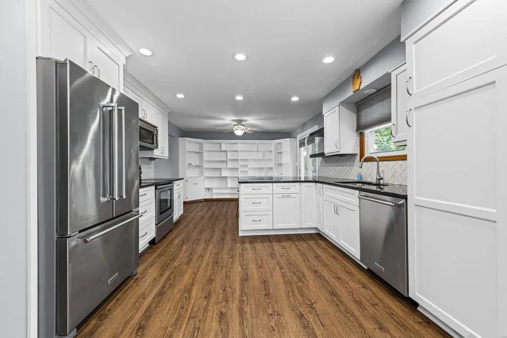 8073 Gandy Court Grosse Ile Township MI 48138