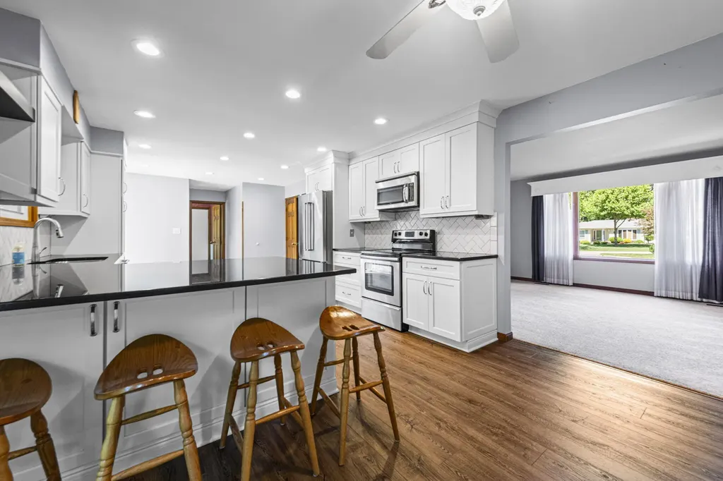 8073 Gandy Court Grosse Ile Township MI 48138