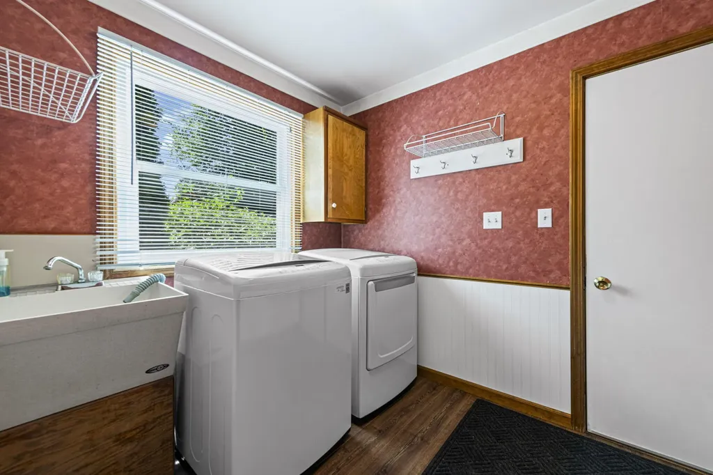 8073 Gandy Court Grosse Ile Township MI 48138