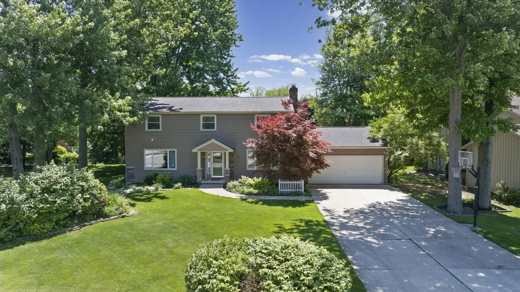 8073 Gandy Court Grosse Ile Township MI 48138