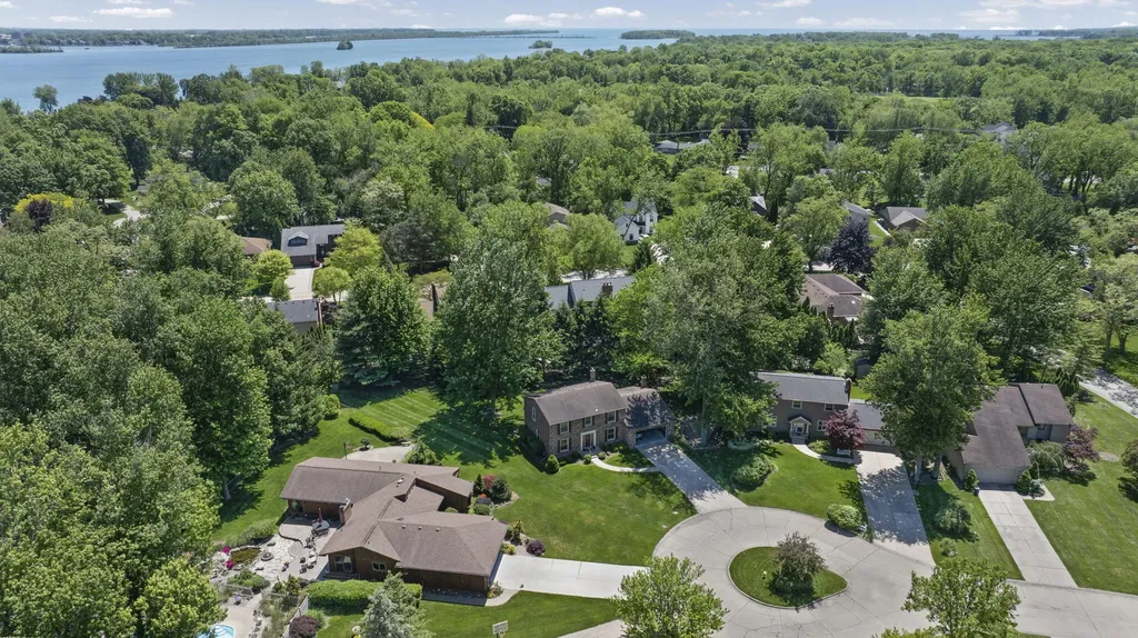 8073 Gandy Court Grosse Ile Township MI 48138