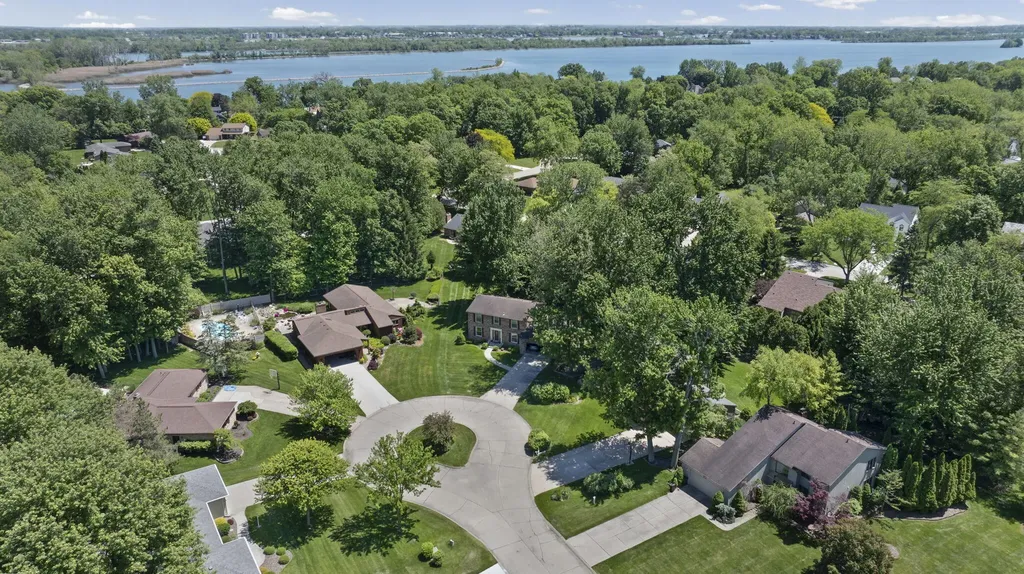 8073 Gandy Court Grosse Ile Township MI 48138