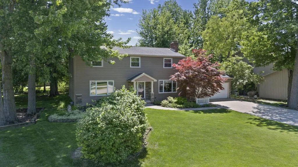 8073 Gandy Court Grosse Ile Township MI 48138