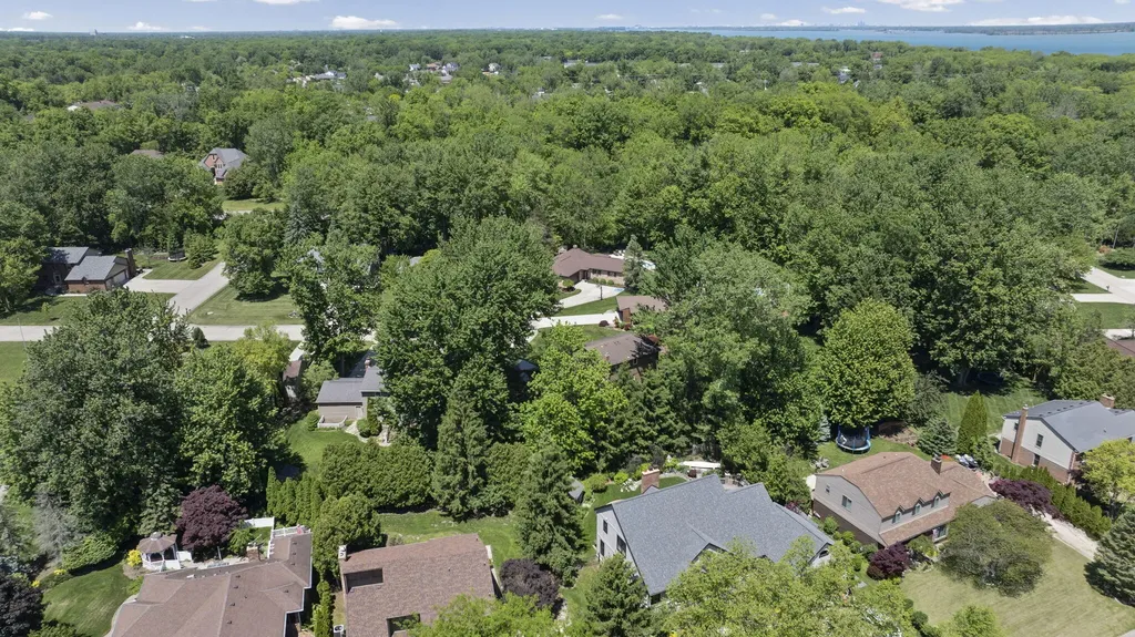 8073 Gandy Court Grosse Ile Township MI 48138