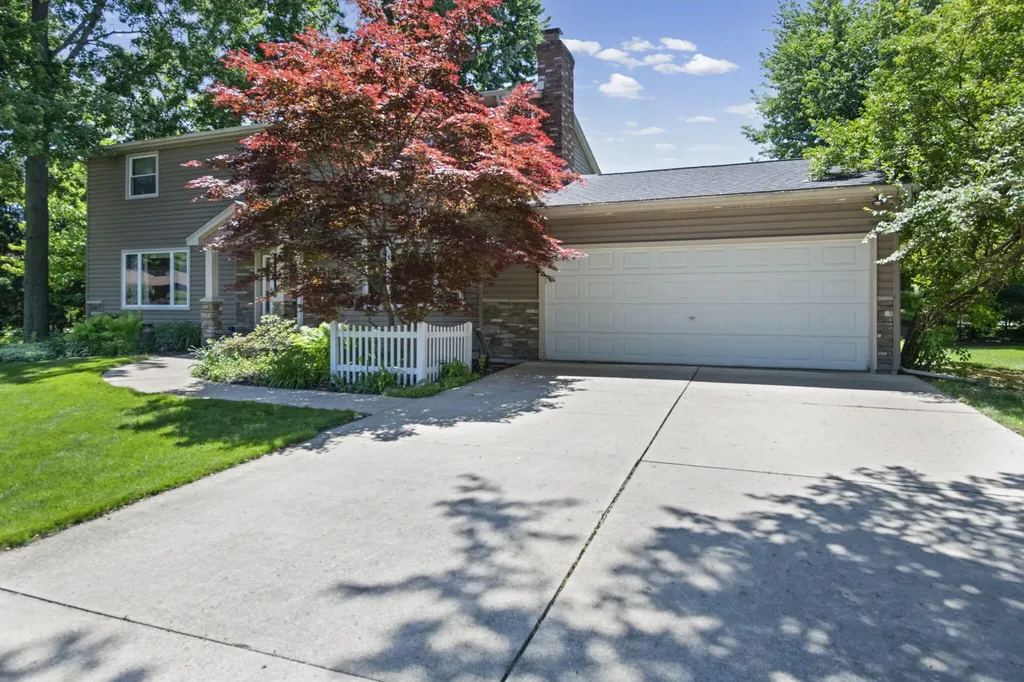 8073 Gandy Court Grosse Ile Township MI 48138