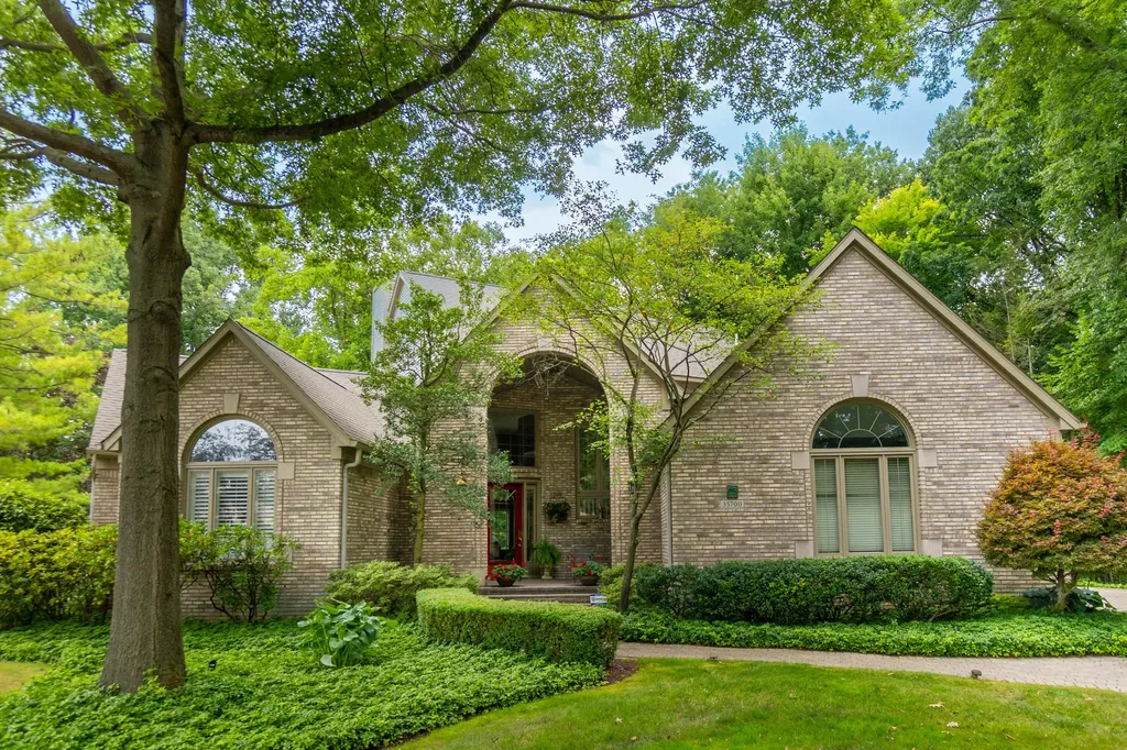 35700 Cross Creek N Farmington Hills City MI 48331