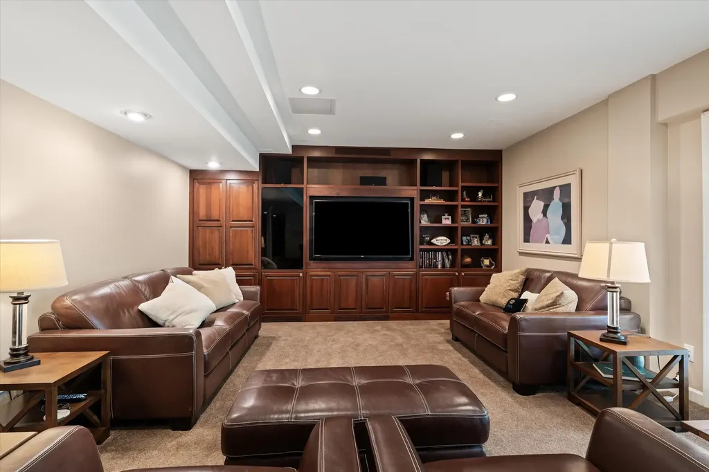 35700 Cross Creek N Farmington Hills City MI 48331