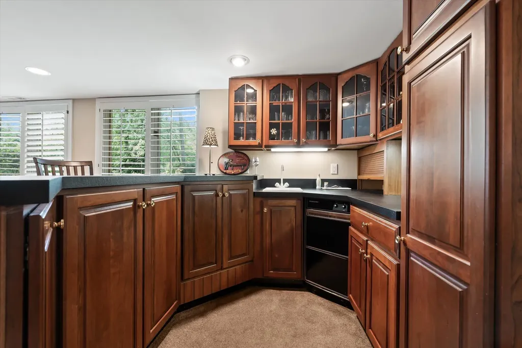 35700 Cross Creek N Farmington Hills City MI 48331