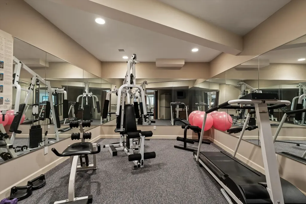 35700 Cross Creek N Farmington Hills City MI 48331