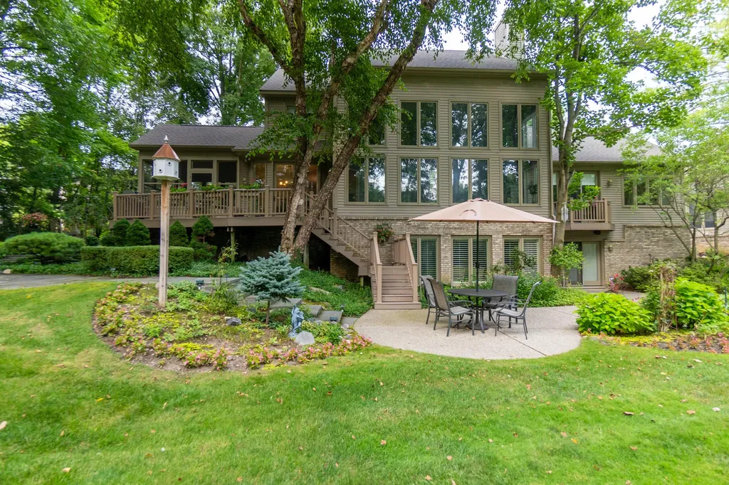 35700 Cross Creek N Farmington Hills City MI 48331