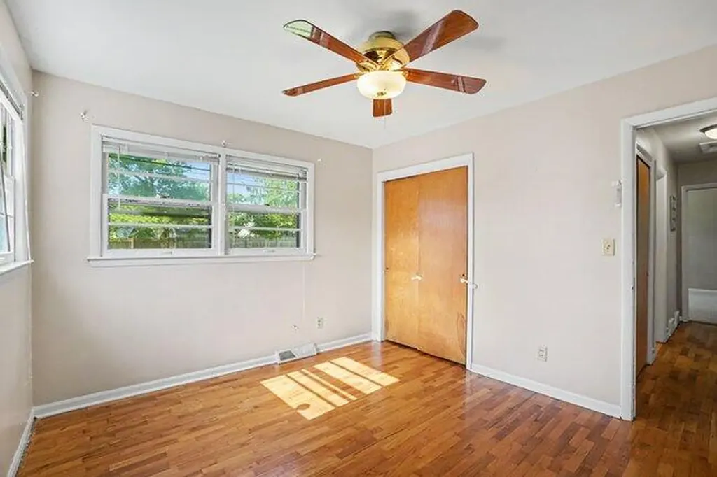 33150 Evelyn Avenue Antwerp Township MI 49079