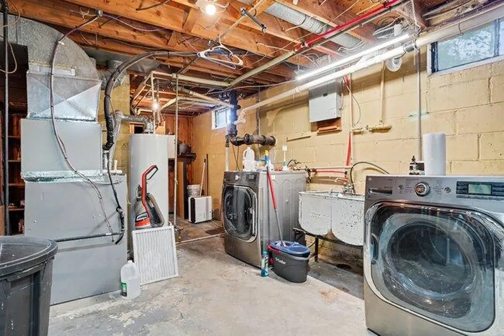 33150 Evelyn Avenue Antwerp Township MI 49079