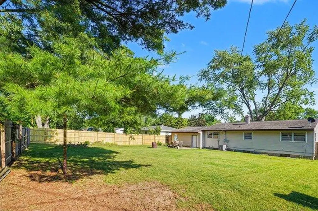 33150 Evelyn Avenue Antwerp Township MI 49079