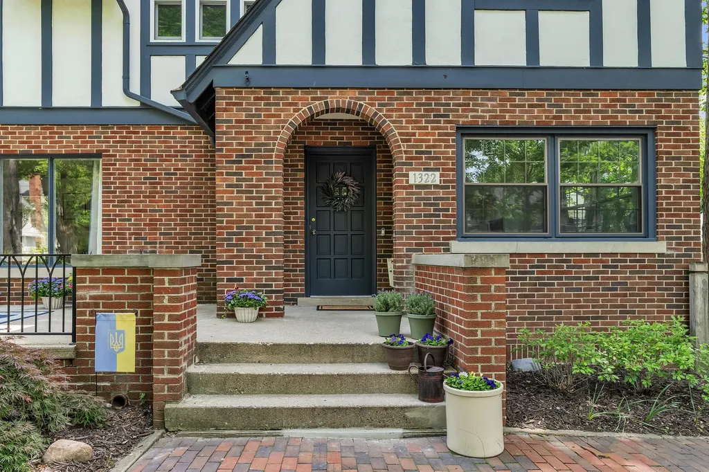 1322 Granger Avenue Ann Arbor City MI 48104