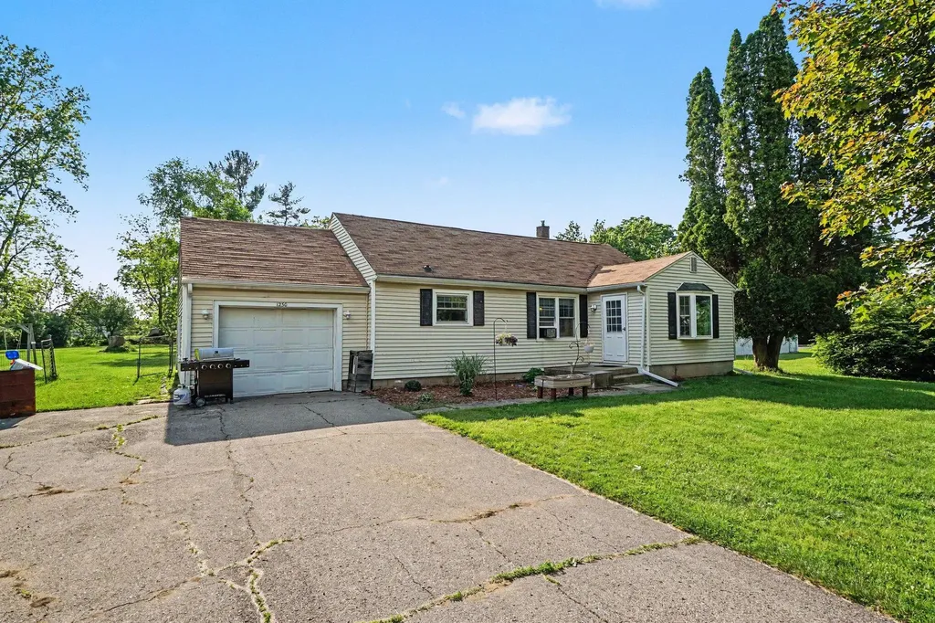 1230 Longfellow Avenue Blackman Charter Township MI 49202