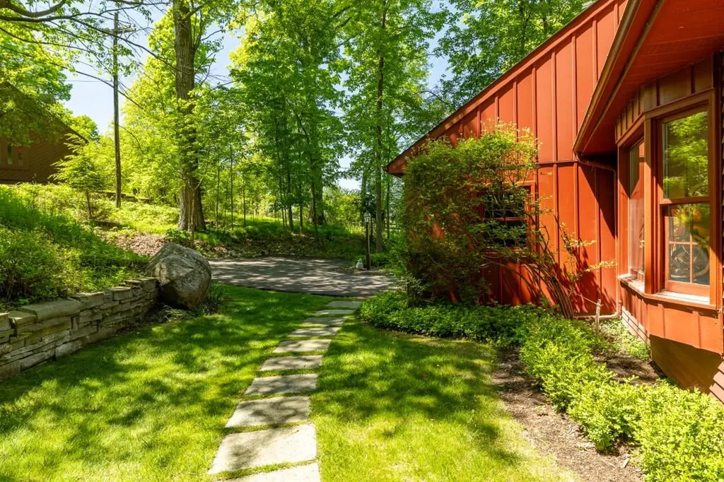 4505 W Loch Alpine Drive Webster Township MI 48103