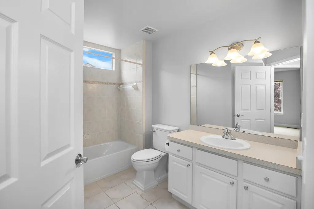 22273 Abington Drive Farmington Hills City MI 48335