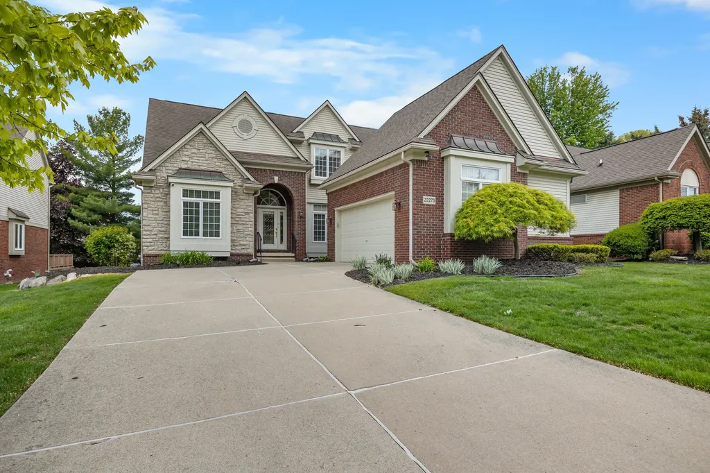 22273 Abington Drive Farmington Hills City MI 48335