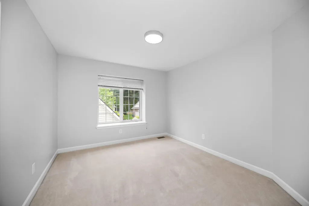 22273 Abington Drive Farmington Hills City MI 48335