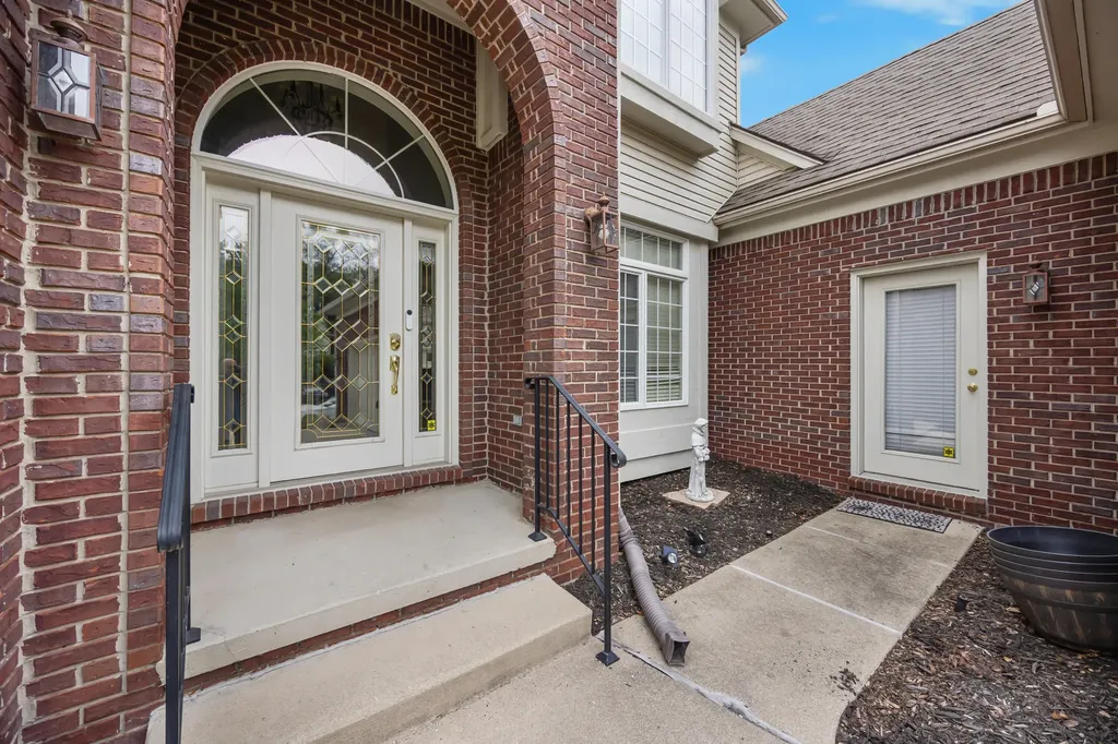 22273 Abington Drive Farmington Hills City MI 48335