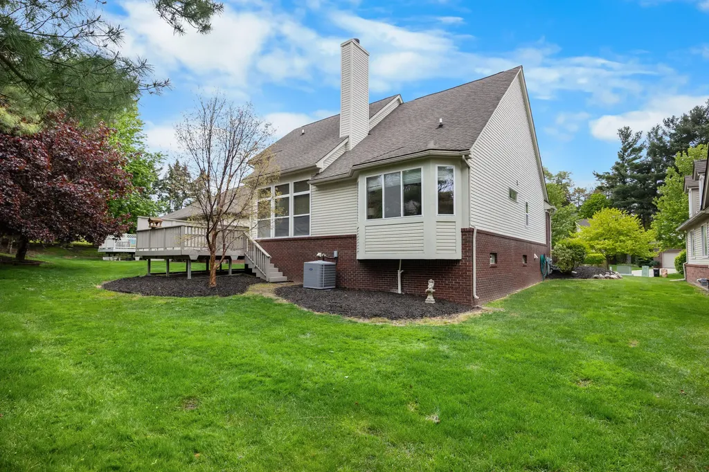 22273 Abington Drive Farmington Hills City MI 48335