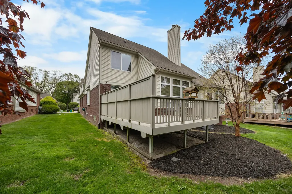 22273 Abington Drive Farmington Hills City MI 48335