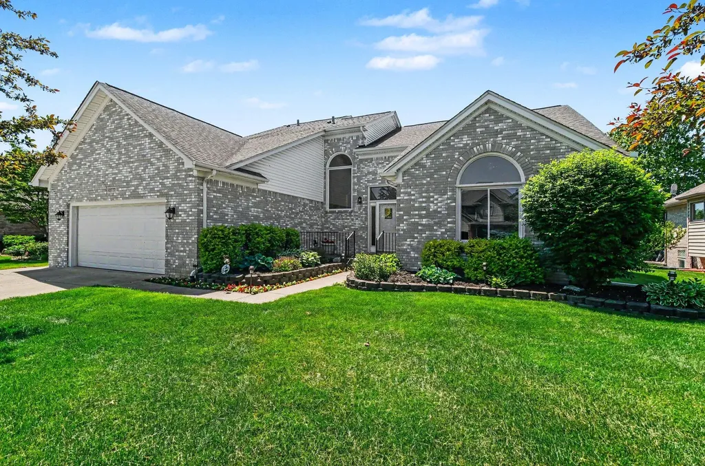 50777 Cambridge Drive Macomb Township MI 48044