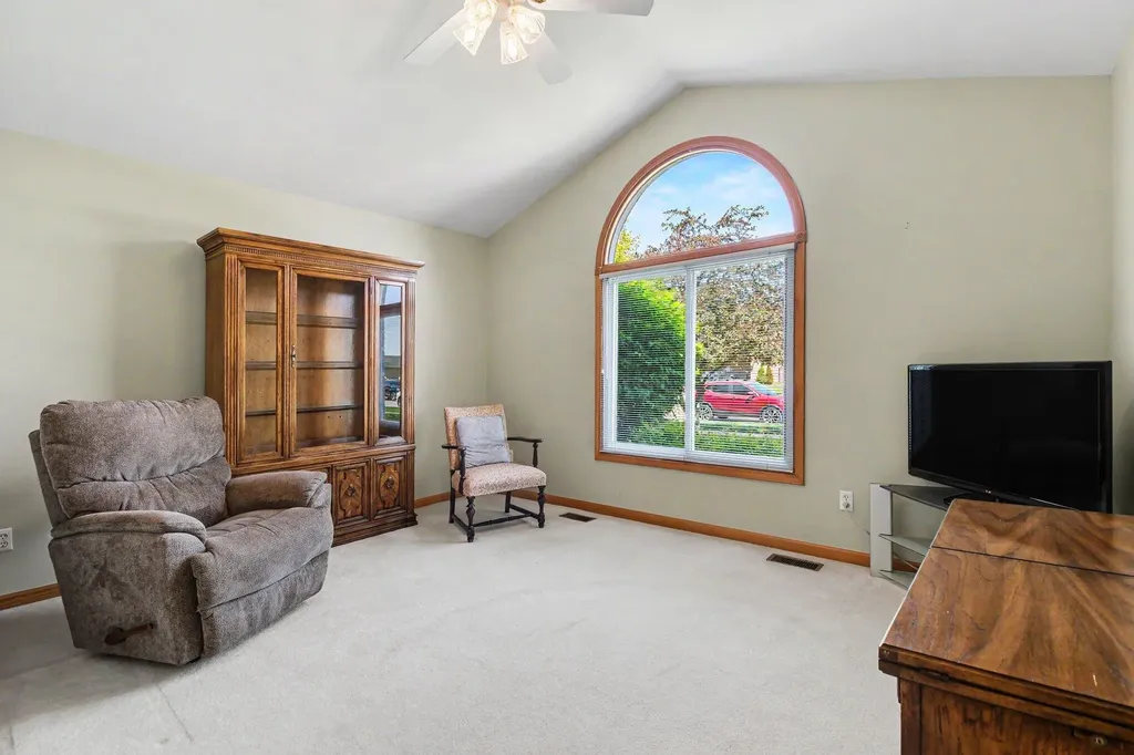 50777 Cambridge Drive Macomb Township MI 48044