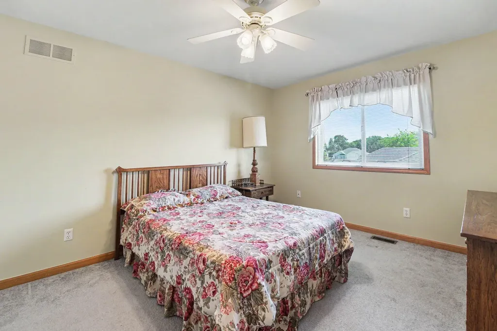 50777 Cambridge Drive Macomb Township MI 48044
