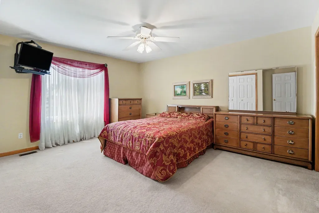 50777 Cambridge Drive Macomb Township MI 48044