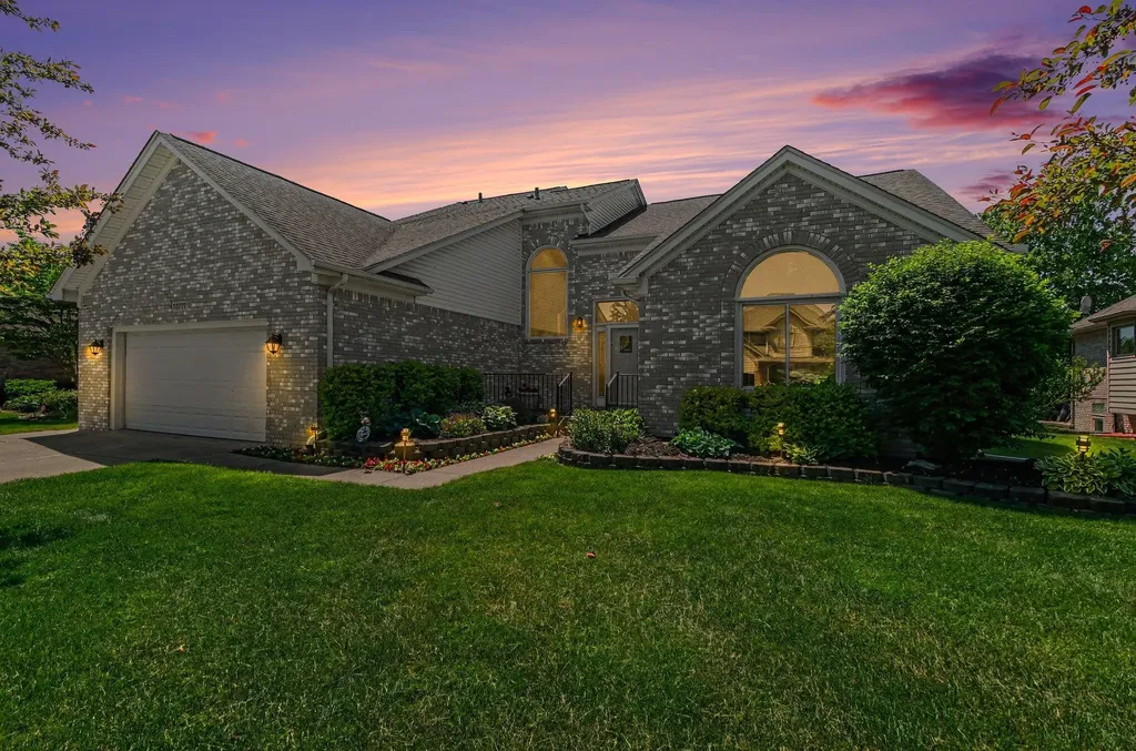 50777 Cambridge Drive Macomb Township MI 48044