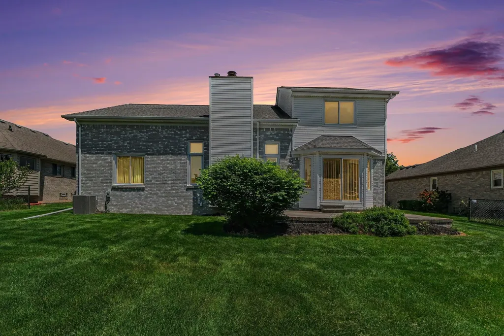 50777 Cambridge Drive Macomb Township MI 48044