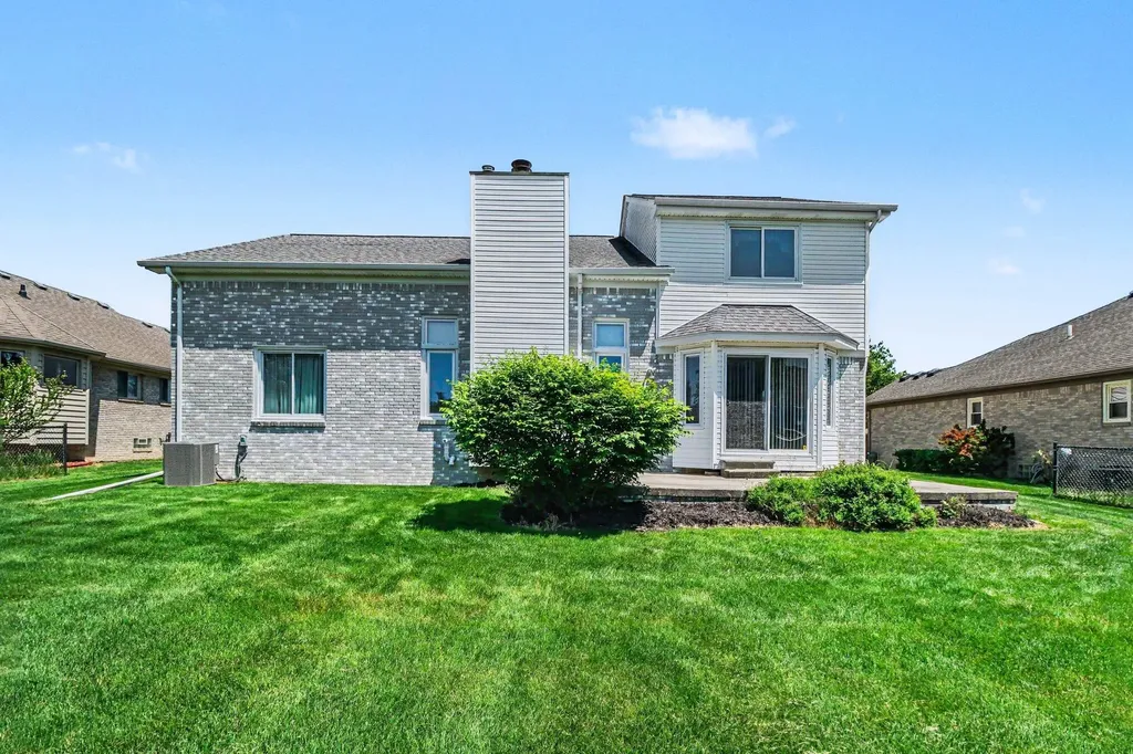 50777 Cambridge Drive Macomb Township MI 48044
