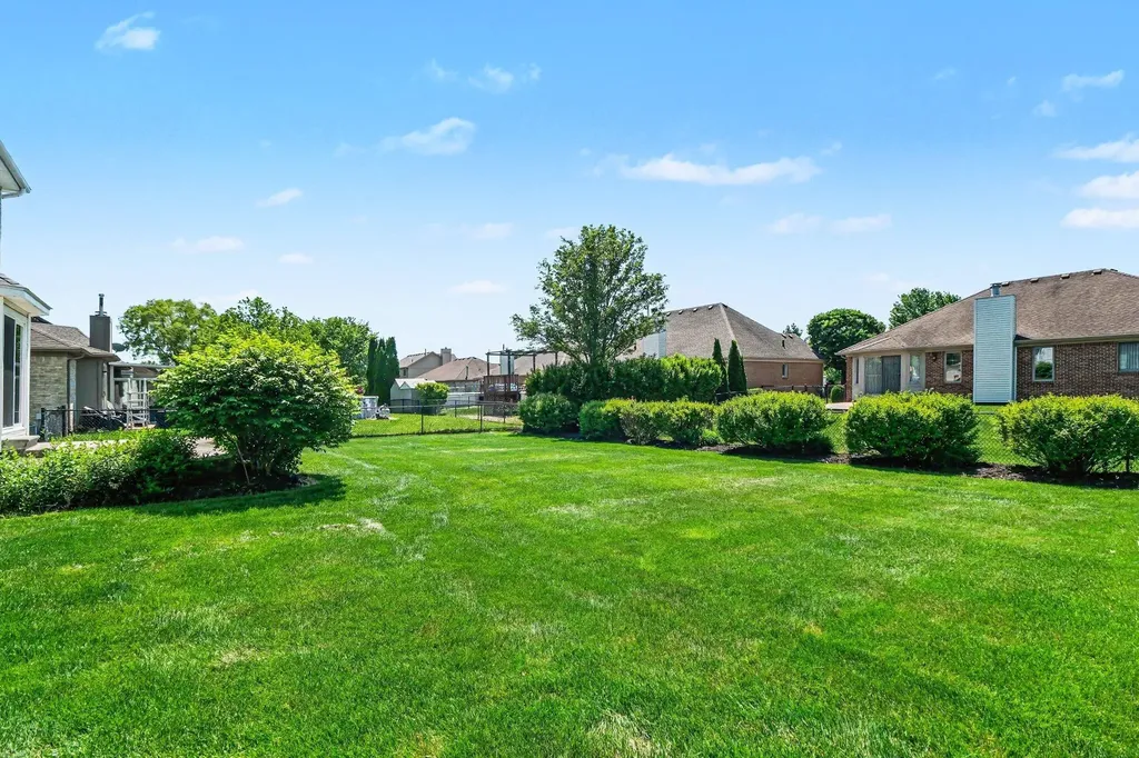 50777 Cambridge Drive Macomb Township MI 48044