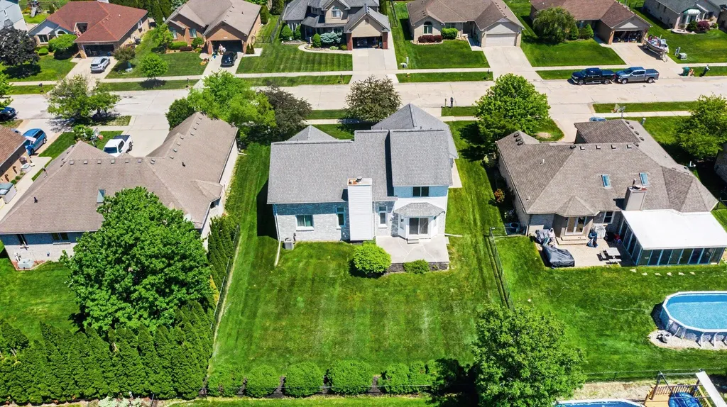 50777 Cambridge Drive Macomb Township MI 48044