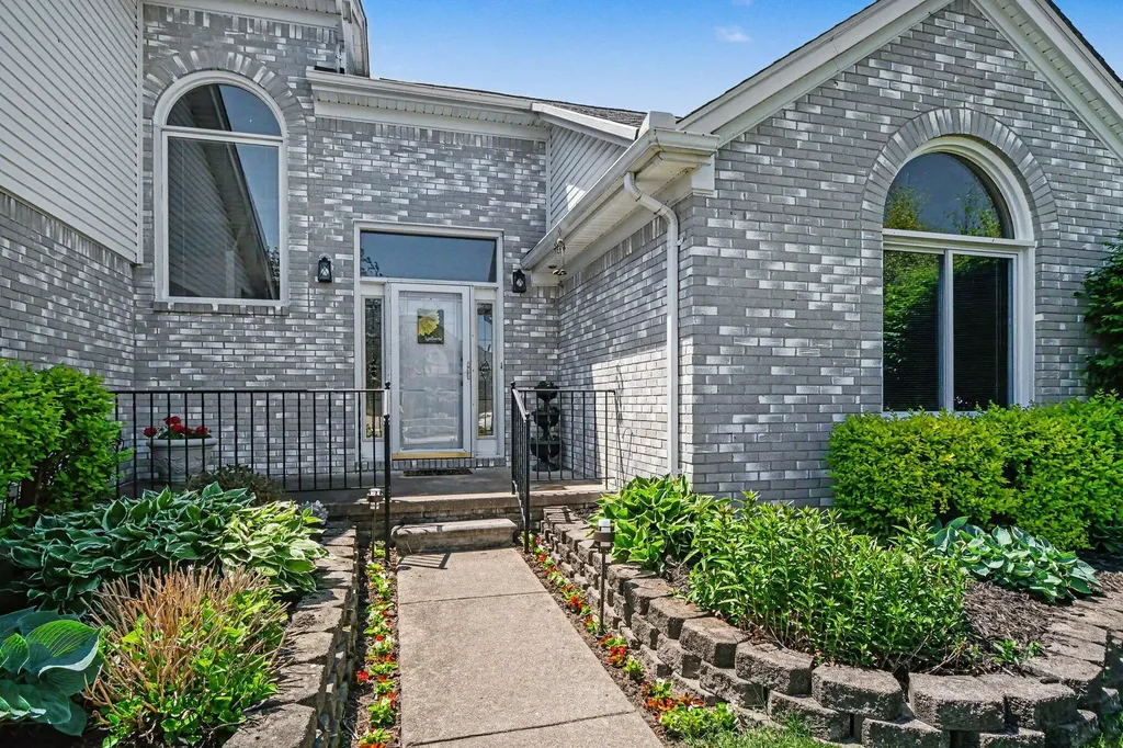 50777 Cambridge Drive Macomb Township MI 48044