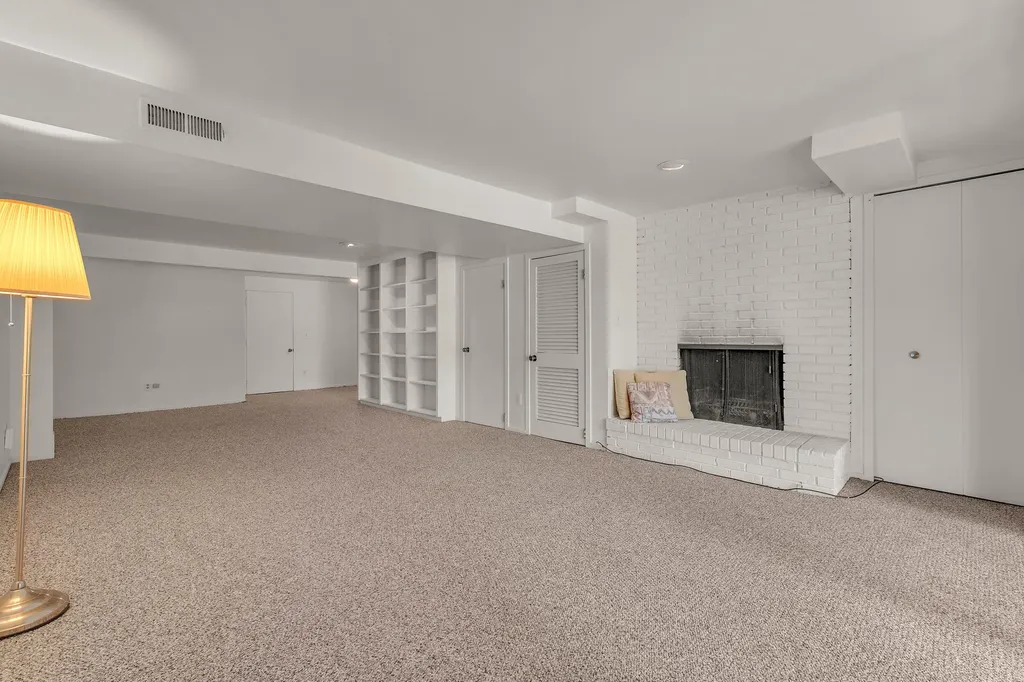 826 Earhart Road Ann Arbor City MI 48105