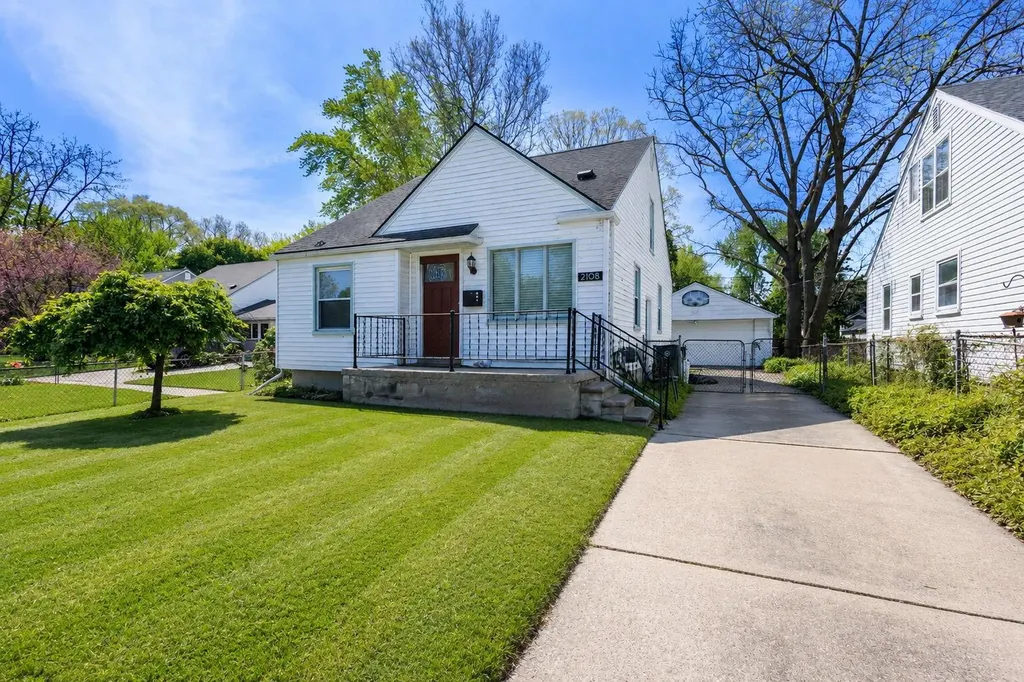 2108 E 4th Street Royal Oak City MI 48067