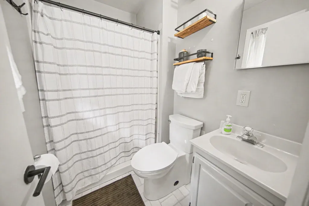 17 Sycamore Drive Chelsea City MI 48118
