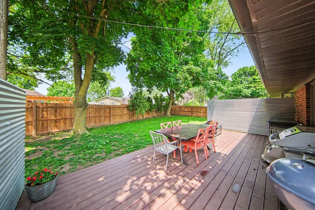 17 Sycamore Drive Chelsea City MI 48118